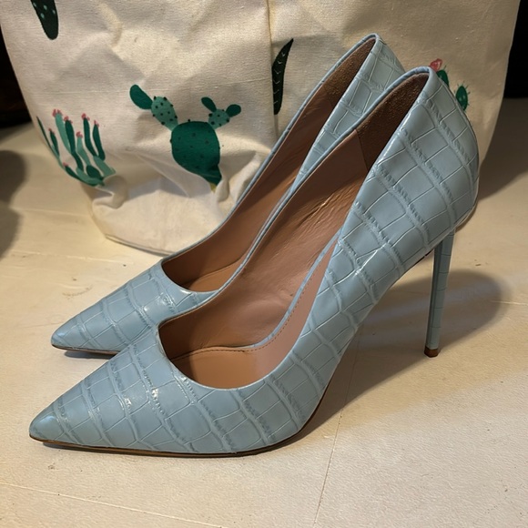 Steve Madden Women's Vala Pump in Light Blue Croco, Size 10 - Picture 2 of 6